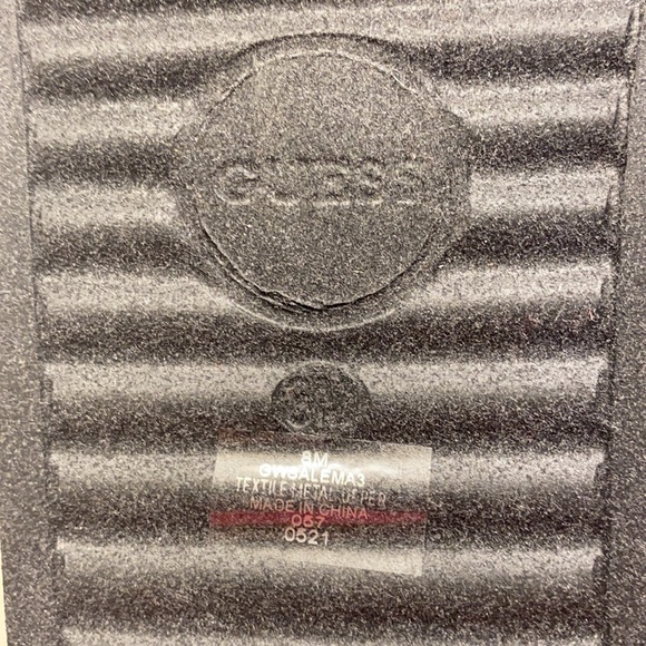 Guess Salema Flat Sandals Grey/Pink Silver Chains nice and Comfy Sz 8 Brand New - Picture 8 of 8